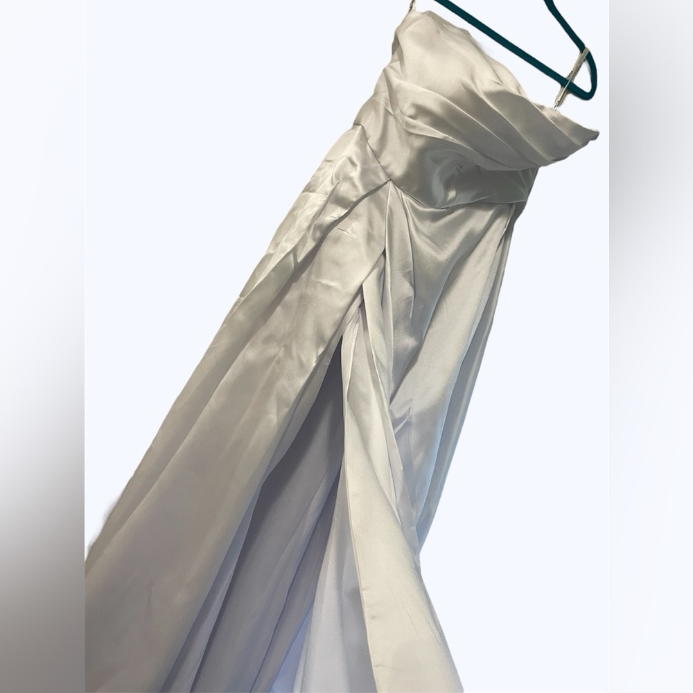 Elegant White Strapless Wedding Dress with High Slit - Picture 3 of 10